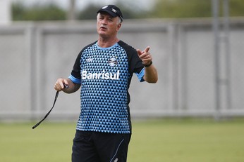 Figura de Felipão dá sustenção para elenco do Grêmio em meio a saídas