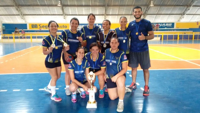 Assermurb campeã do Handebol da meia-Noite 2016 (Foto: Fach/Divulgação)