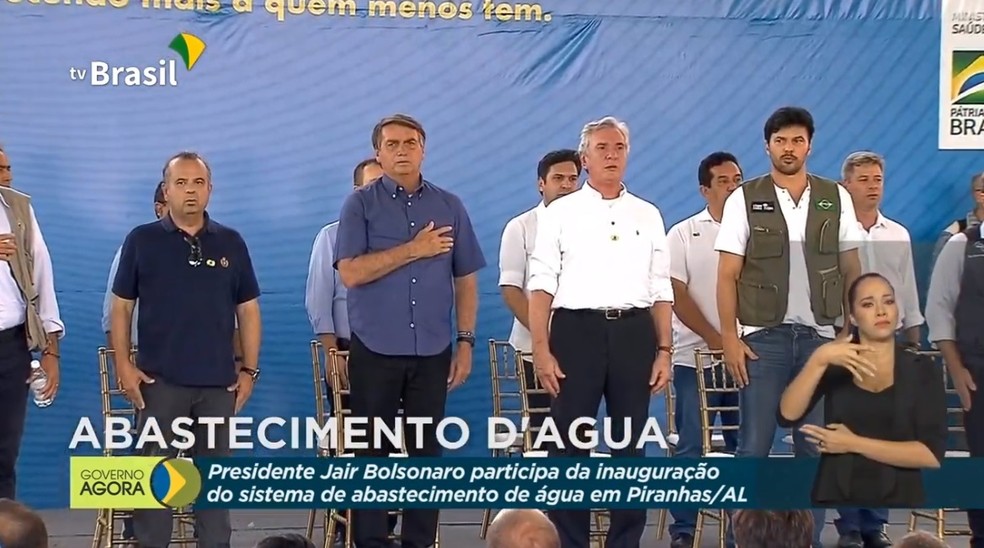 Presidente Jair Bolsonaro ao lado do senador Fernando Collor (PROS) em evento no município de Piranhas, Sertão de Alagoas — Foto: Reprodução/TV Brasil