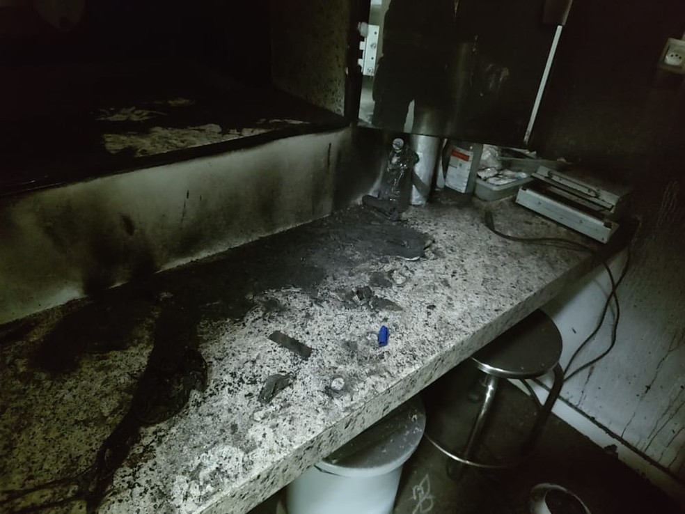 Incêndio atinge setor oncológico de hospital em Maceió — Foto: Corpo de Bombeiros