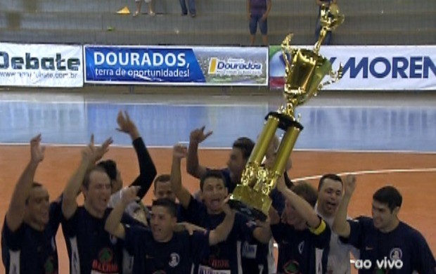 Saesp vence nos pênaltis e conquista título da Copa dos Campeões 2012 em Dourados MS (Foto: Reprodução/TV Morena)