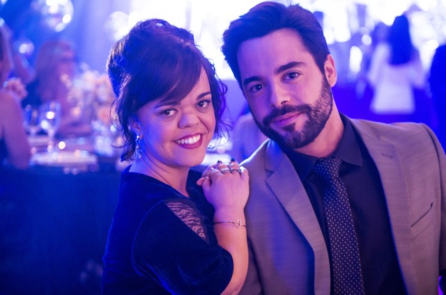 Juliana Caldas e Pedro Carvalho são Estela e Amaro em 'O outro lado do paraÃso' (Foto: Globo/Raquel Cunha)