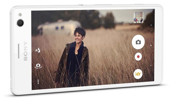 Xperia C4 Dual Selfie tem tela IPS de 5,5 polegadas com resolução Full HD (Foto: Divulgação/Sony Mobile)