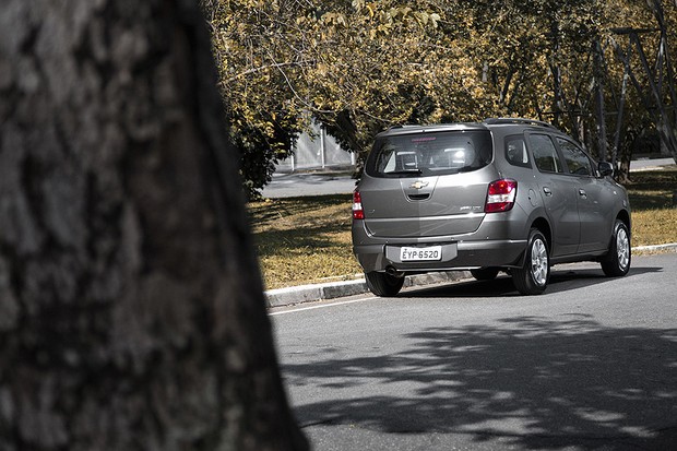 Chevrolet Spin x Nissan Grand Livina (Foto: Fabio Aro)