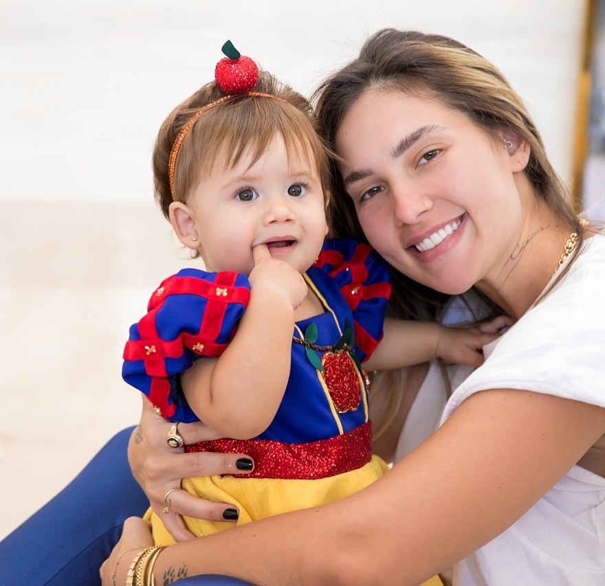 Virgínia Fonseca encanta ao mostrar ensaio de onze meses da filha: 'Muito feliz' (Foto: Reprodução / Instagram)