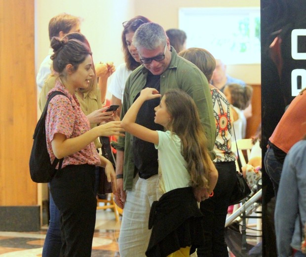 Fabio Assunção com Luisa Arraes e a filha, Ella Felipa (Foto: Rodrigo Adao / AgNews)