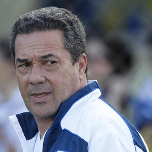 Ecos de Luxa: Bronca do treinador pode ser ouvida da sala de imprensa