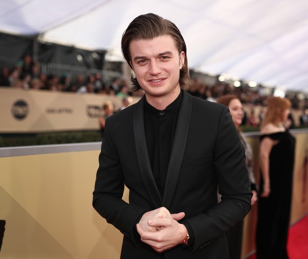 LOS ANGELES, CA - JANUARY 21:  Actor Joe Keery attends the 24th Annual Screen Actors Guild Awards at The Shrine Auditorium on January 21, 2018 in Los Angeles, California. 27522_010  (Photo by Christopher Polk/Getty Images for Turner Image) (Foto: Getty Images for Turner Image)