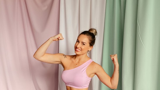 Jéssica Mueller, do BBB18, ensina treino de 15 minutos para fazer em casa e desenvolver amor-próprio