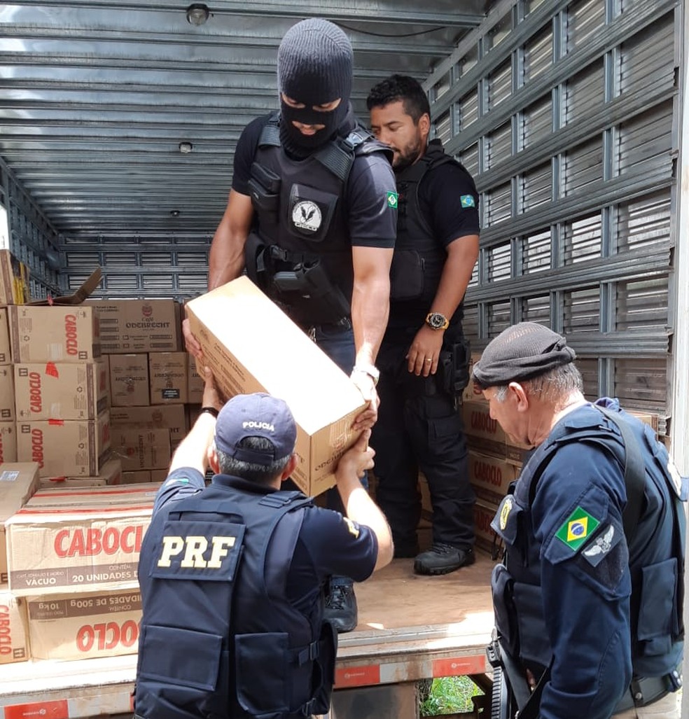 Carga de produtos roubados foi recuperada pela polÃ­cia no PiauÃ­. â Foto: DivulgaÃ§Ã£o/PolÃ­cia Civil