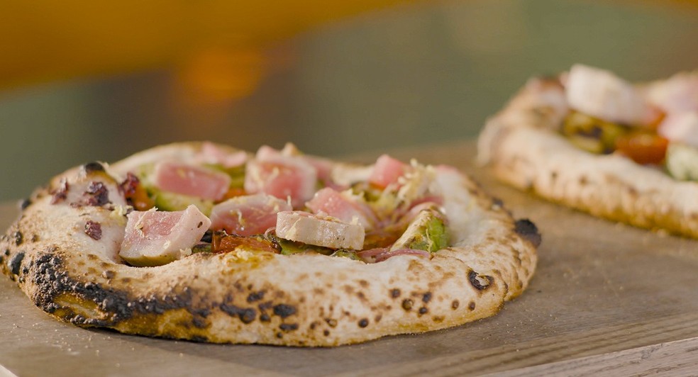 pizza de atum com massa caseira