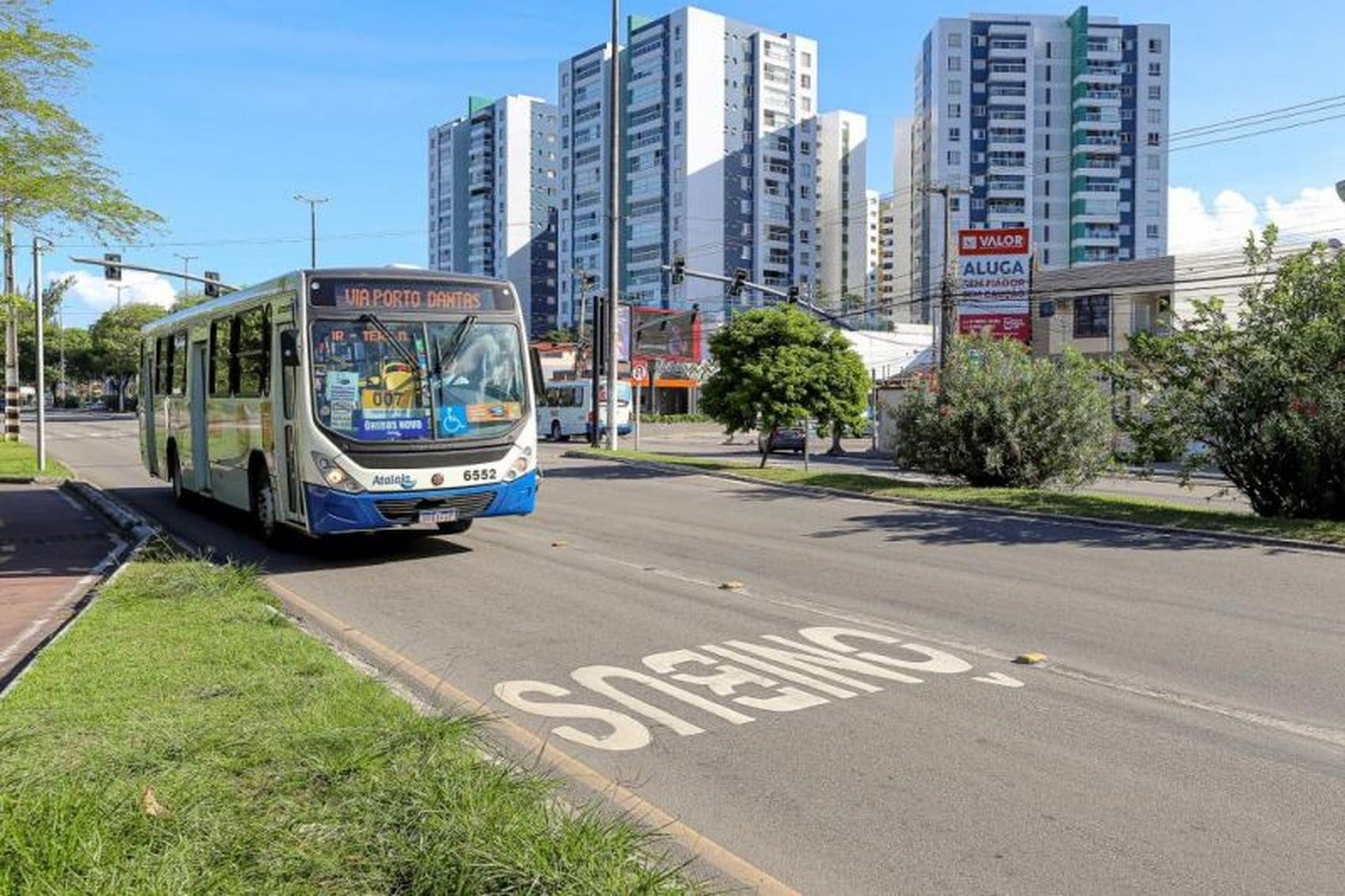 Corredores de ônibus em Aracaju: motorista que não respeitar sinalização pode ser multado a partir de domingo