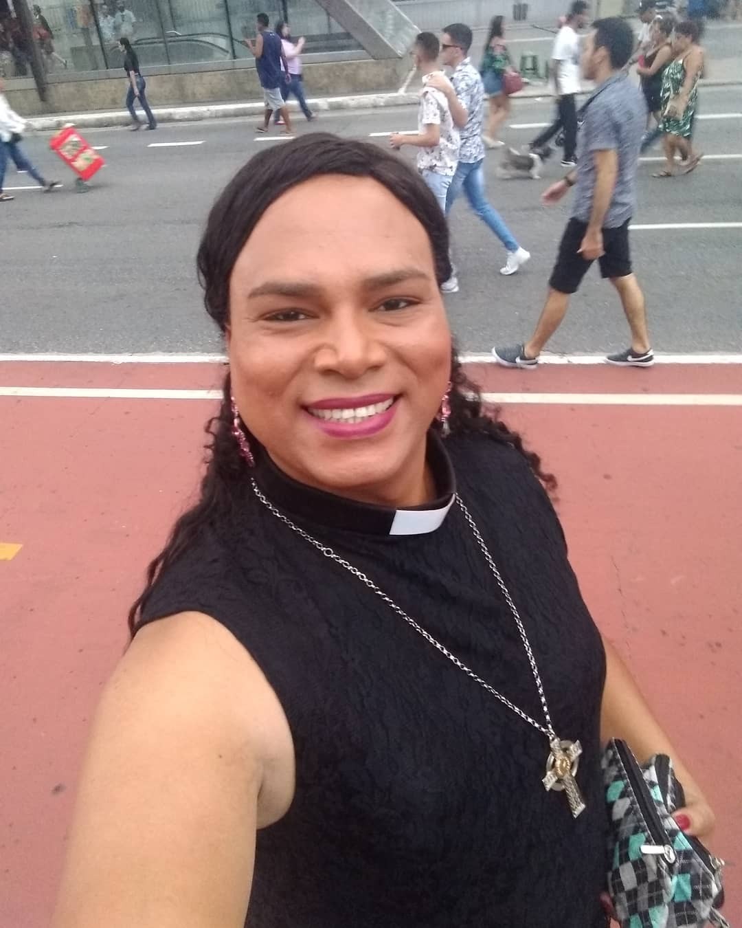 Reverenda trans, Alexya Salvador, é internada na UTI com Covid-19 - Revista Marie Claire | Notícias