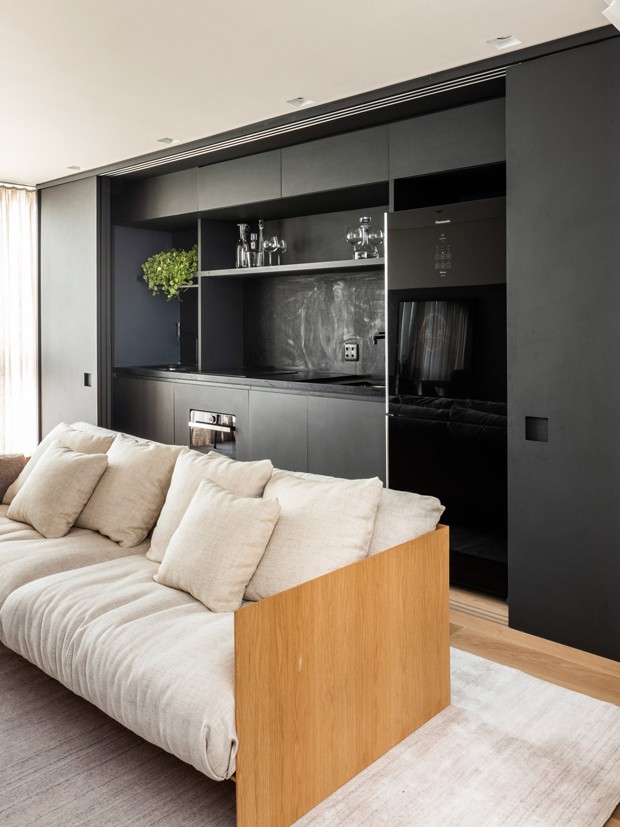 Apartamento de 52 m² tem cozinha invisível (Foto: divulgação)