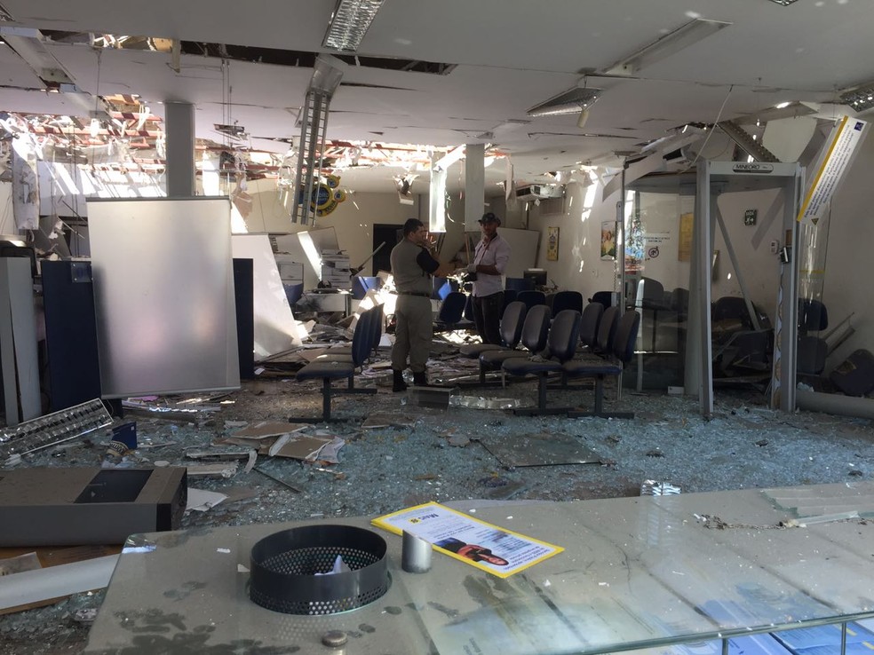 Banco do Brasil foi explodido durante ação criminosa em Ipueiras/CE (Foto: Mateus Ferreira/TV Verdes Mares)