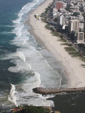 Praia da Barra, Postinho, Surfe, poluição (Foto: Moscatelli/Olho Verde)