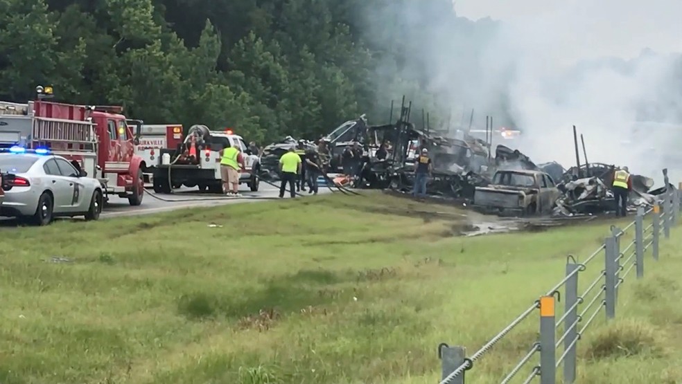 Acidente no Alabama com 18 carros — Foto: Ricky Scott/Reuters