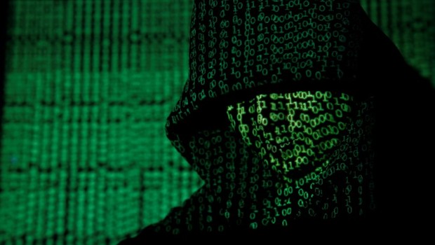 projeção códigos cibernéticos cibersegurança hackers ataque virtual hacker internet  (Foto: Kacper Pempel/Illustration/Reuters)