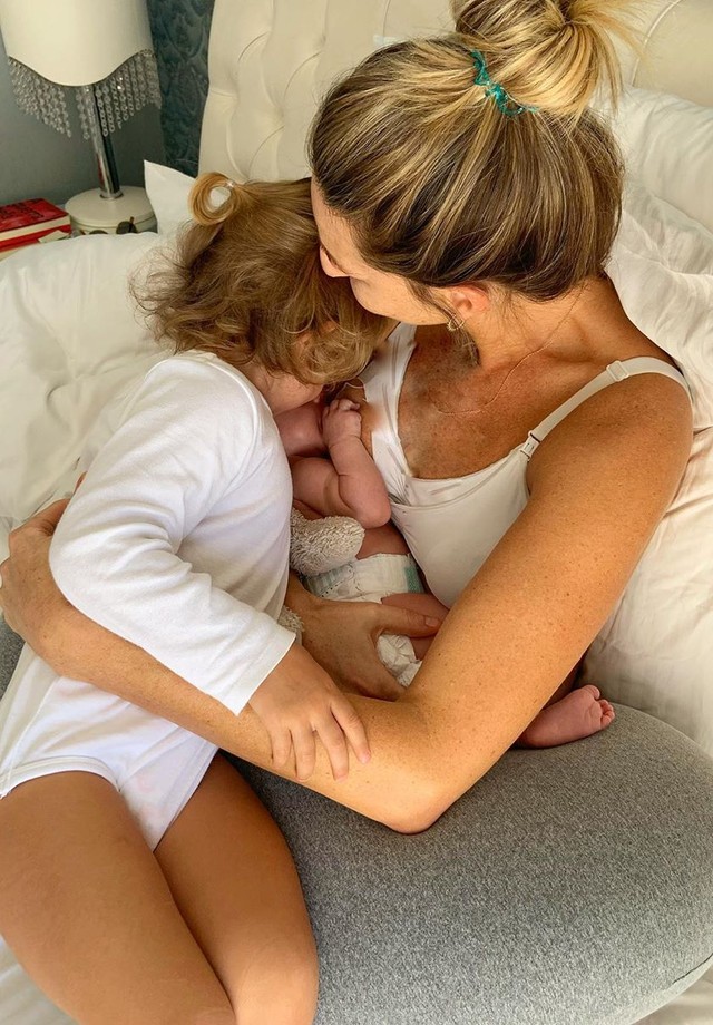 Mariana Weickert posta foto encantadora com os filhos (Foto: Reprodução/Instagram)