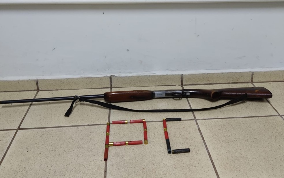 Espingarda usada por caseiro para matar colega de trabalho é apreendida pela polícia em Caiapônia, Goiás — Foto: Divulgação/Polícia Civil