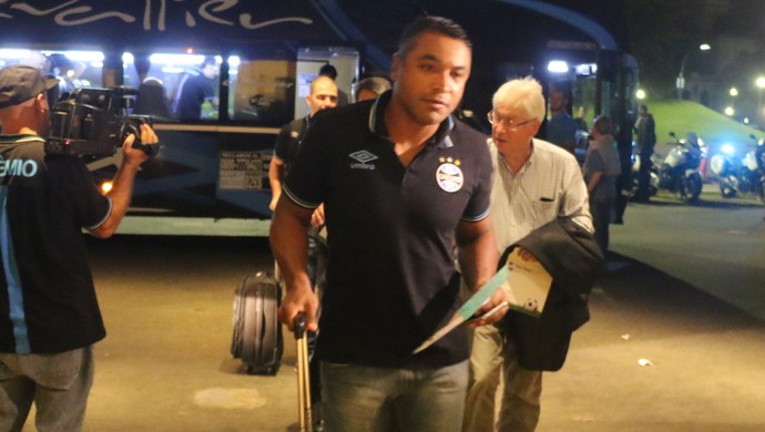 Com Giuliano bem, Grêmio pode repetir time pela 1ª vez na Libertadores