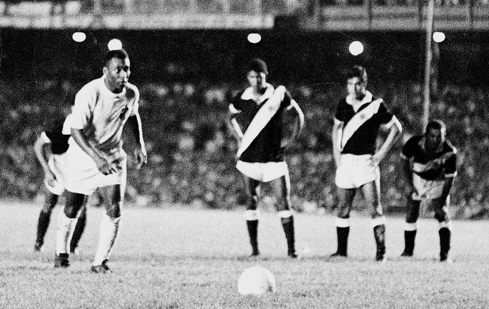 1969 - Pel gol 1000, Santos x Vasco  Foto: AFP