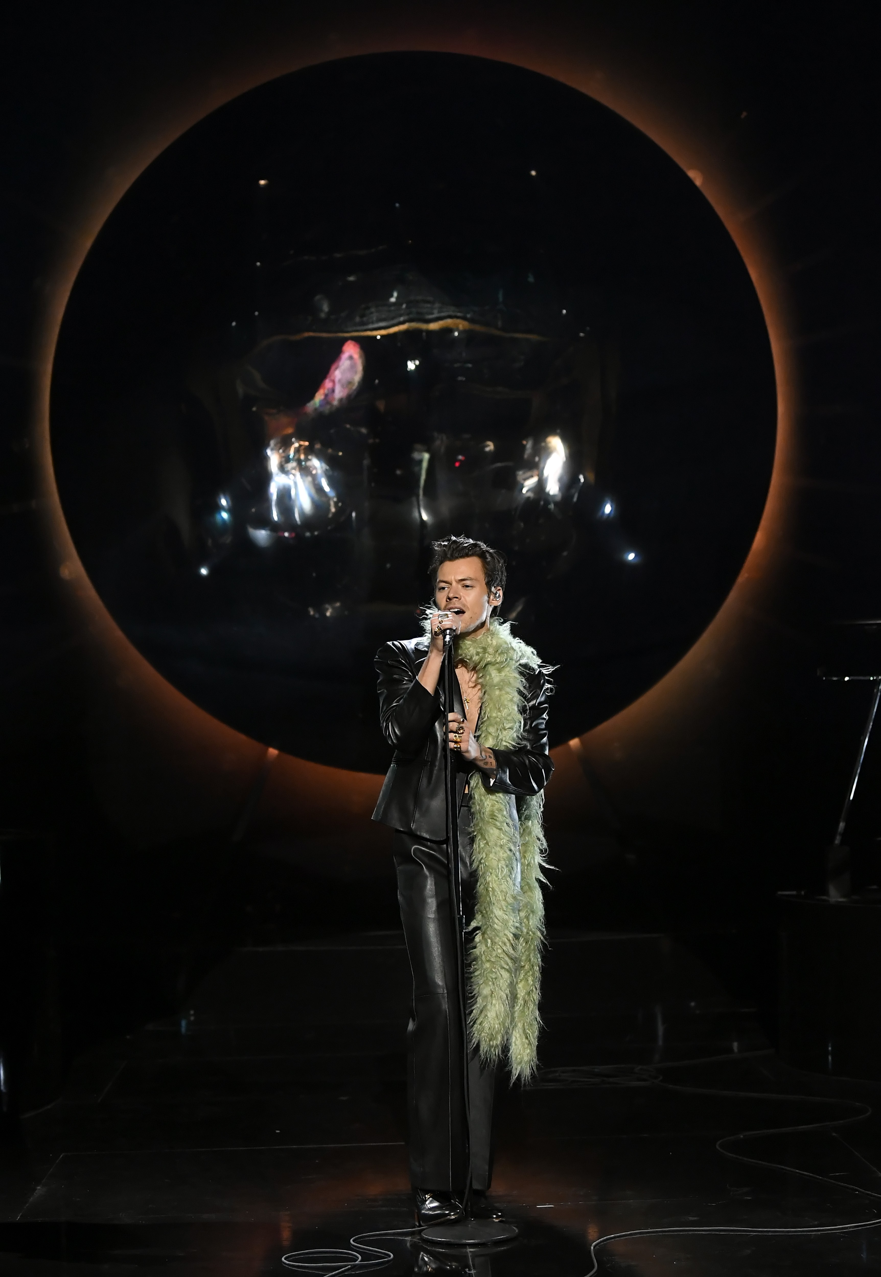 LOS ANGELES, CALIFORNIA: In this image released on March 14, Harry Styles performs onstage during the 63rd Annual GRAMMY Awards at Los Angeles Convention Center in Los Angeles, California and broadcast on March 14, 2021. (Photo by Kevin Winter/Getty Image (Foto: Getty Images for The Recording A)