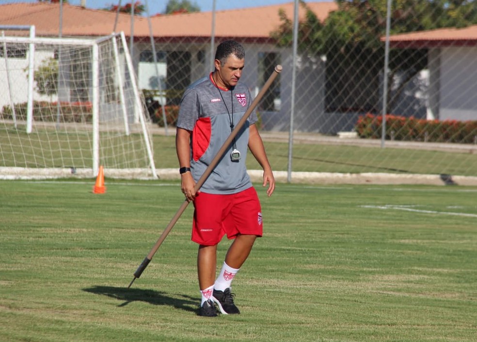 Marcelo Chamusca alerta para evolução do América-MG — Foto: Denison Roma/GloboEsporte.com