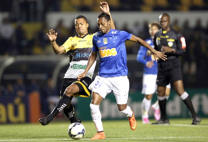 Marquinhos quer Cruzeiro tranquilo para vencer bloqueio dos adversários