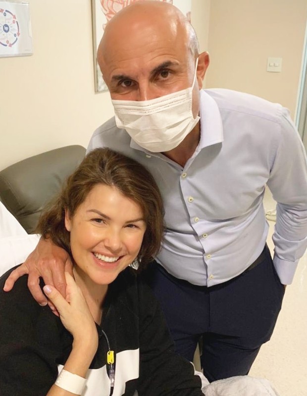Ana Paula Massolin Monteiro com o oncologista Fernando Maluf (Foto: Reprodução/Instagram)