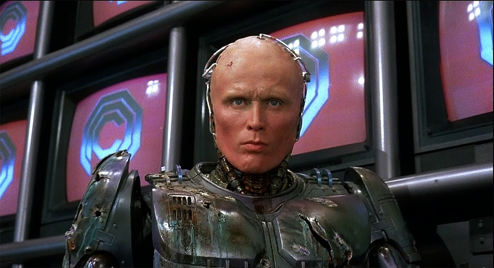 Peter Weller reprisará papel de RoboCop em novo jogo do personagem