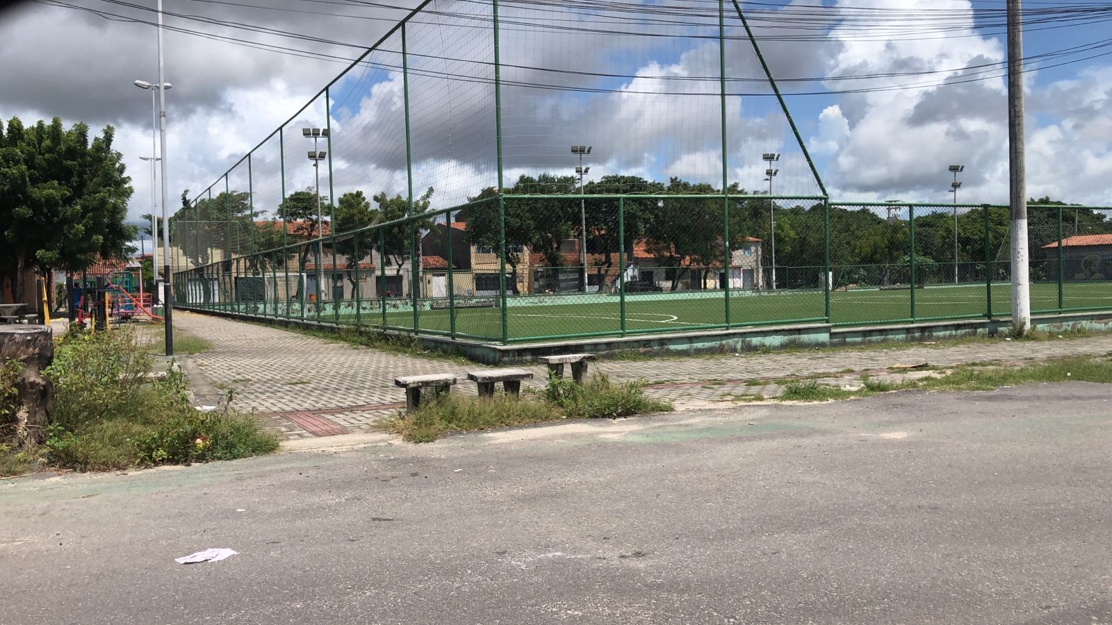 Tiroteio durante torneio de futebol em Fortaleza deixa dois mortos e duas crianças baleadas