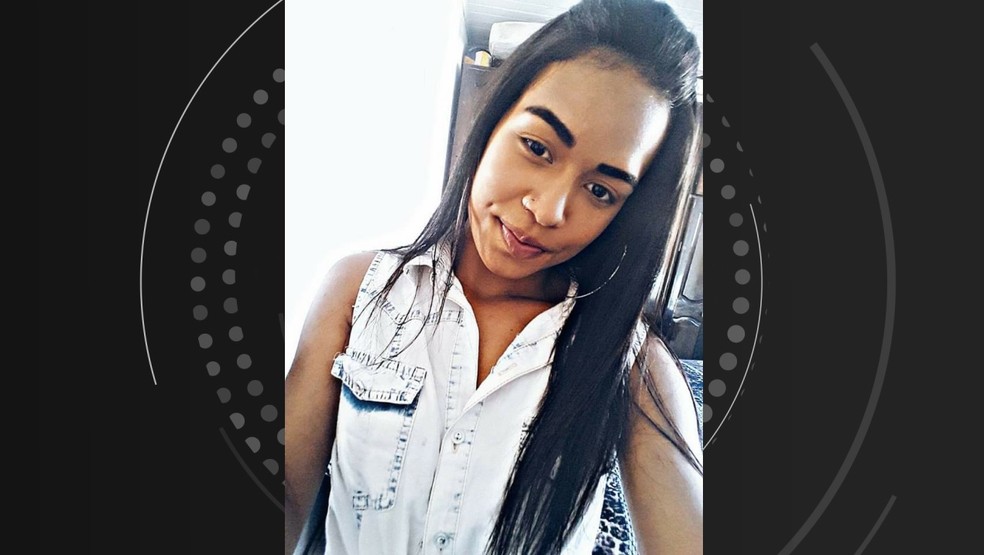 Ketlin Chagas, de 19 anos, foi morta esfaqueada, em Colombo — Foto: Arquivo pessoal