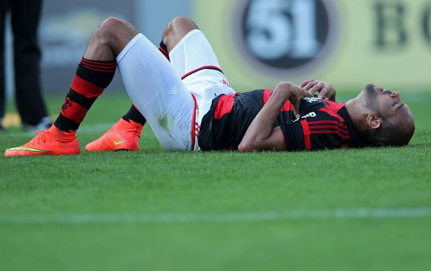 Flamengo tem Everton e Alecsandro disputando qual gol foi mais perdido
