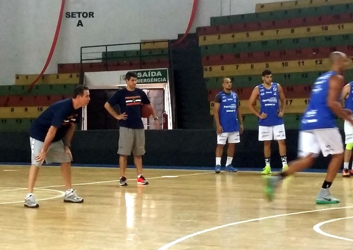 Demétrius Ferracciú, treino, Bauru Basquete (Foto: Sérgio Pais)