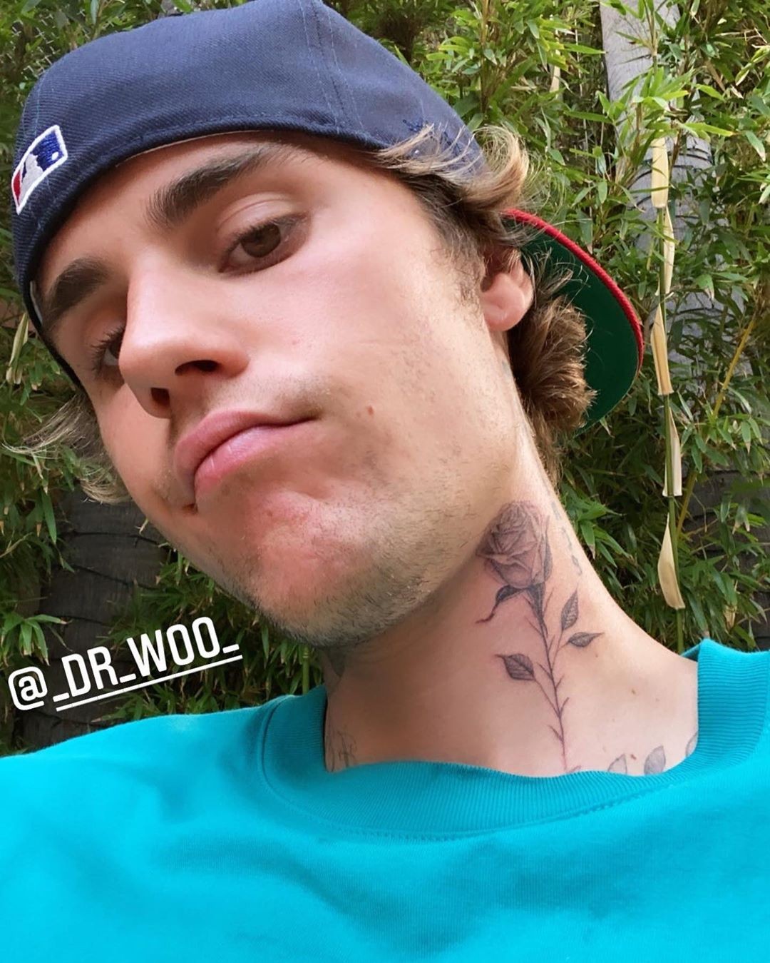 Justin Bieber Revela Nova Tatuagem No Pesco o Monet Celebridades Justin Bieber Revela Nova Tatuagem No Pesco o Monet Celebridades