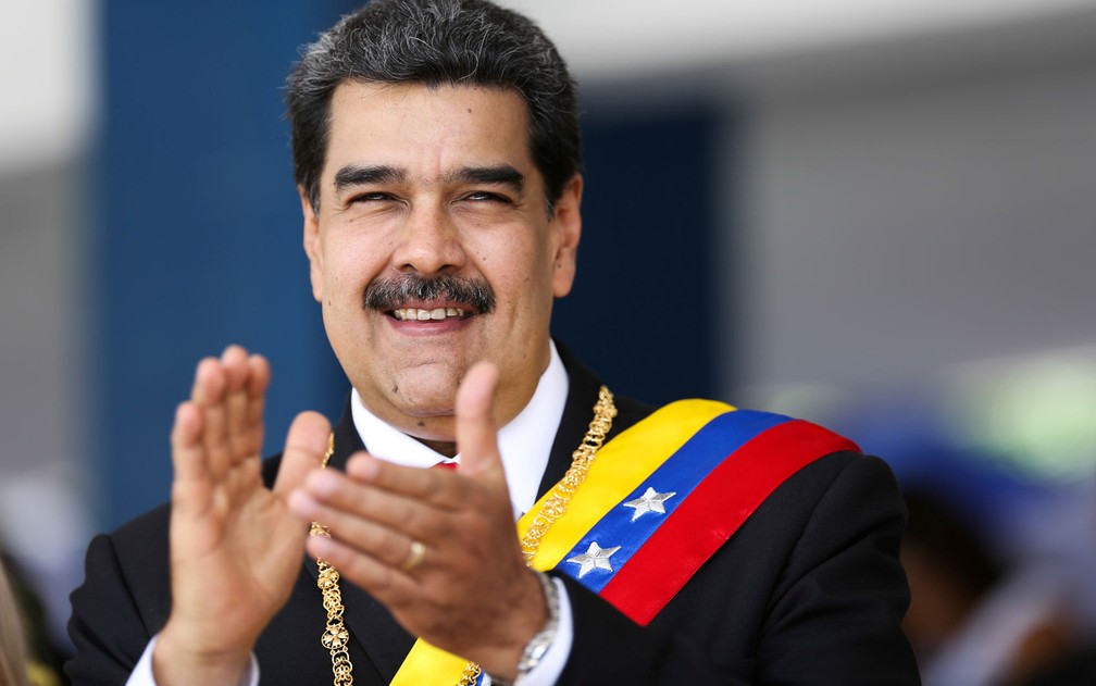 O presidente da Venezuela, Nicolás Maduro, participa de desfile militar em comemoração ao 208º aniversário da Independência da Venezuela, em Caracas, na sexta-feira (5) — Foto: Miraflores Palace/Handout via Reuters