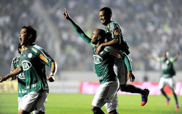 Comemoração segundo gol, Palmeiras x Coritiba (Foto: Marcos Ribolli  / Globoesporte.com)