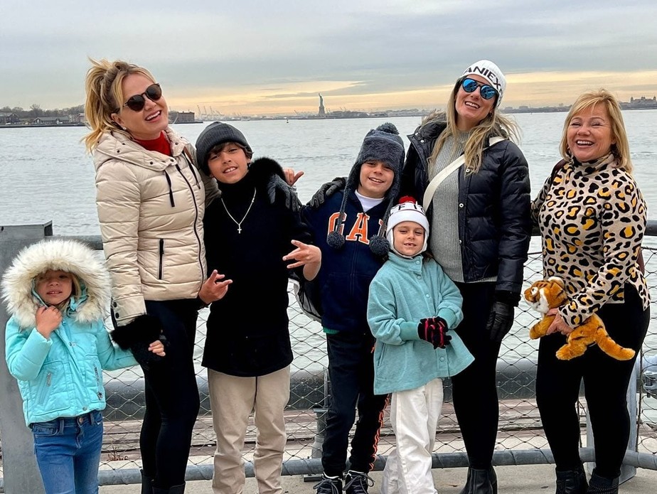 Eliana e a família em Nova York