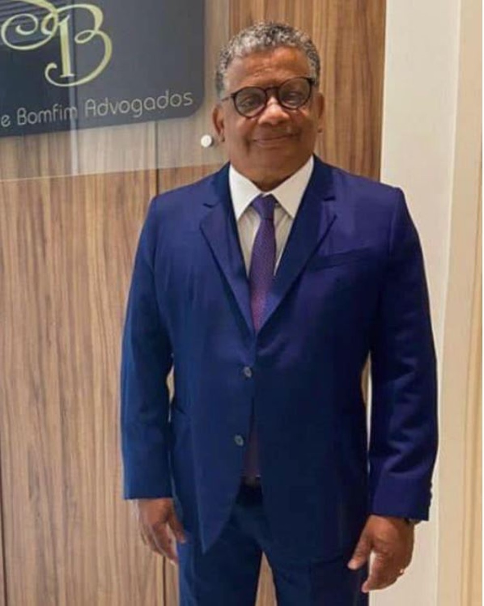 O advogado Manoel Bonfim foi baleado e morto por atiradores que estavam num carro em Itapecerica da Serra, Grande SP — Foto: Reprodução/Arquivo pessoal