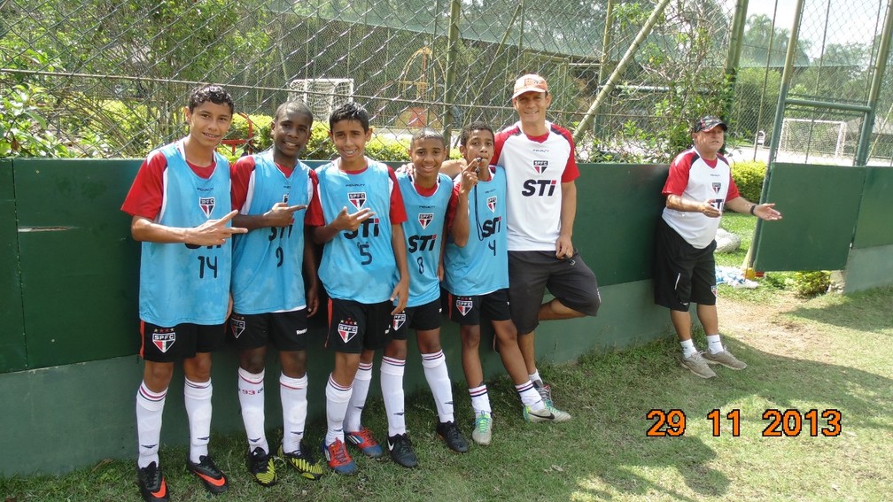 Toninho comemora volta por cima de Brenner no São Paulo: 