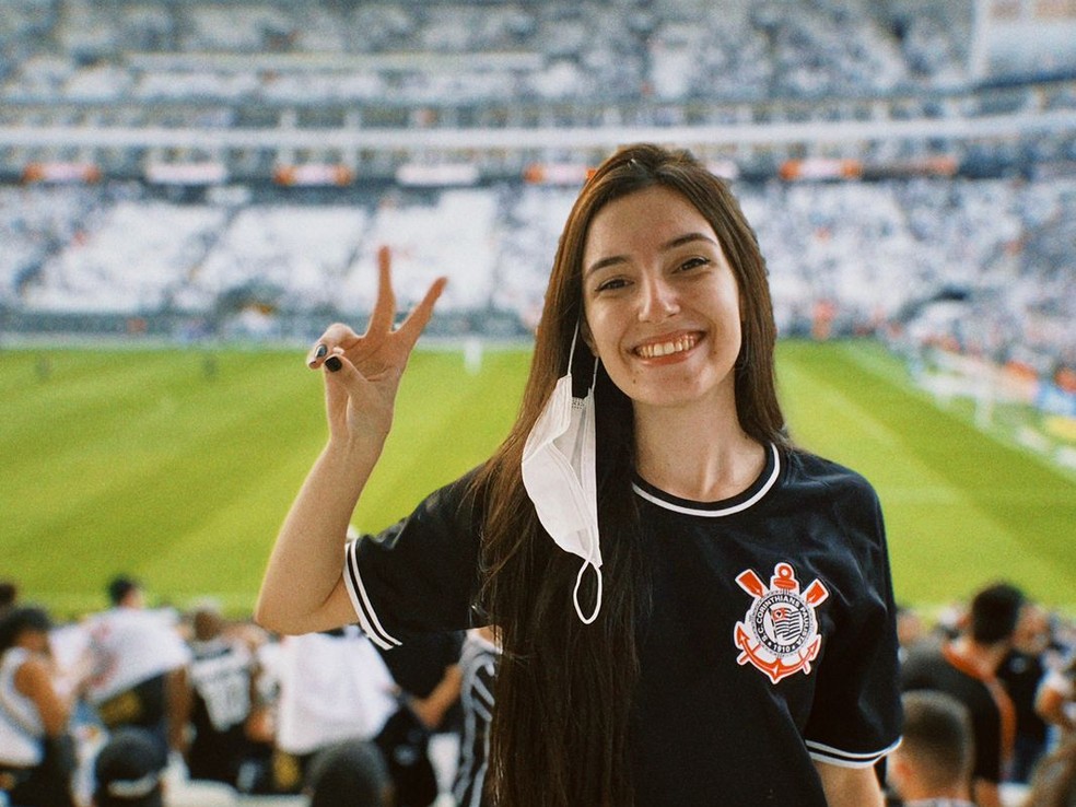 Beatriz Zoccoler no estádio do Corinthians, em São Paulo (SP) — Foto: Arquivo Pessoal