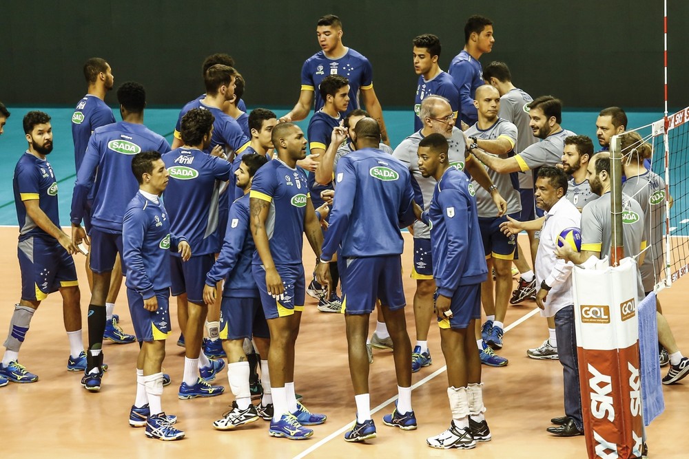 Os dois lados da história: Cruzeiro busca hegemonia, e Taubaté luta por primeiro título da Superliga