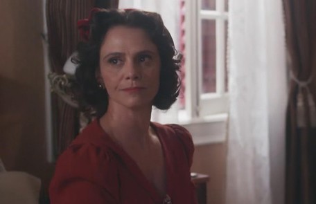 Na segunda (14), Violeta se enfurecerá com o marido quando ele tentar culpar Isadora pela morte de Elisa TV Globo 