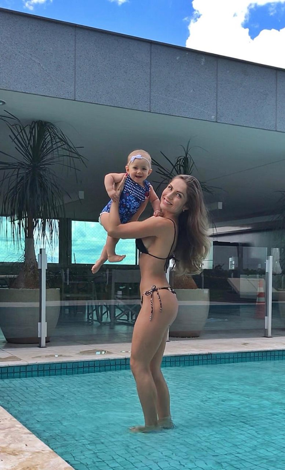 Ex-BBB Renatinha com a filha Alice, de 10 meses — Foto: Arquivo pessoal 