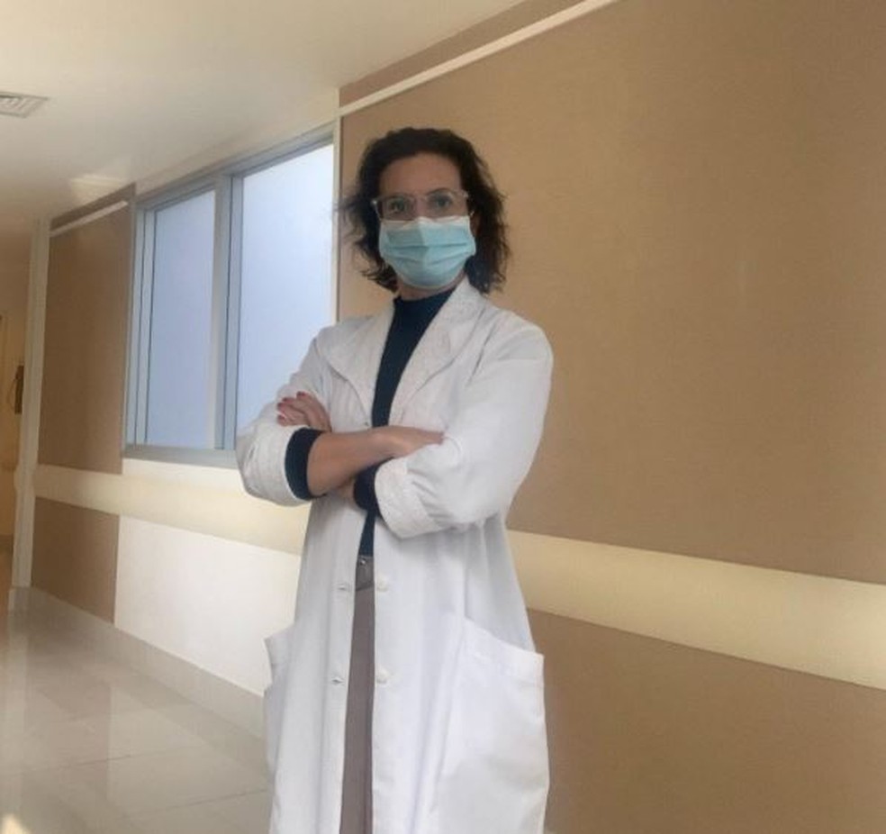 Liliana Ducatti Lopes é médica cirurgiã do aparelho digestivo e realiza transplantes de fígado e órgãos do aparelho digestivo — Foto: Reprodução/Instagram