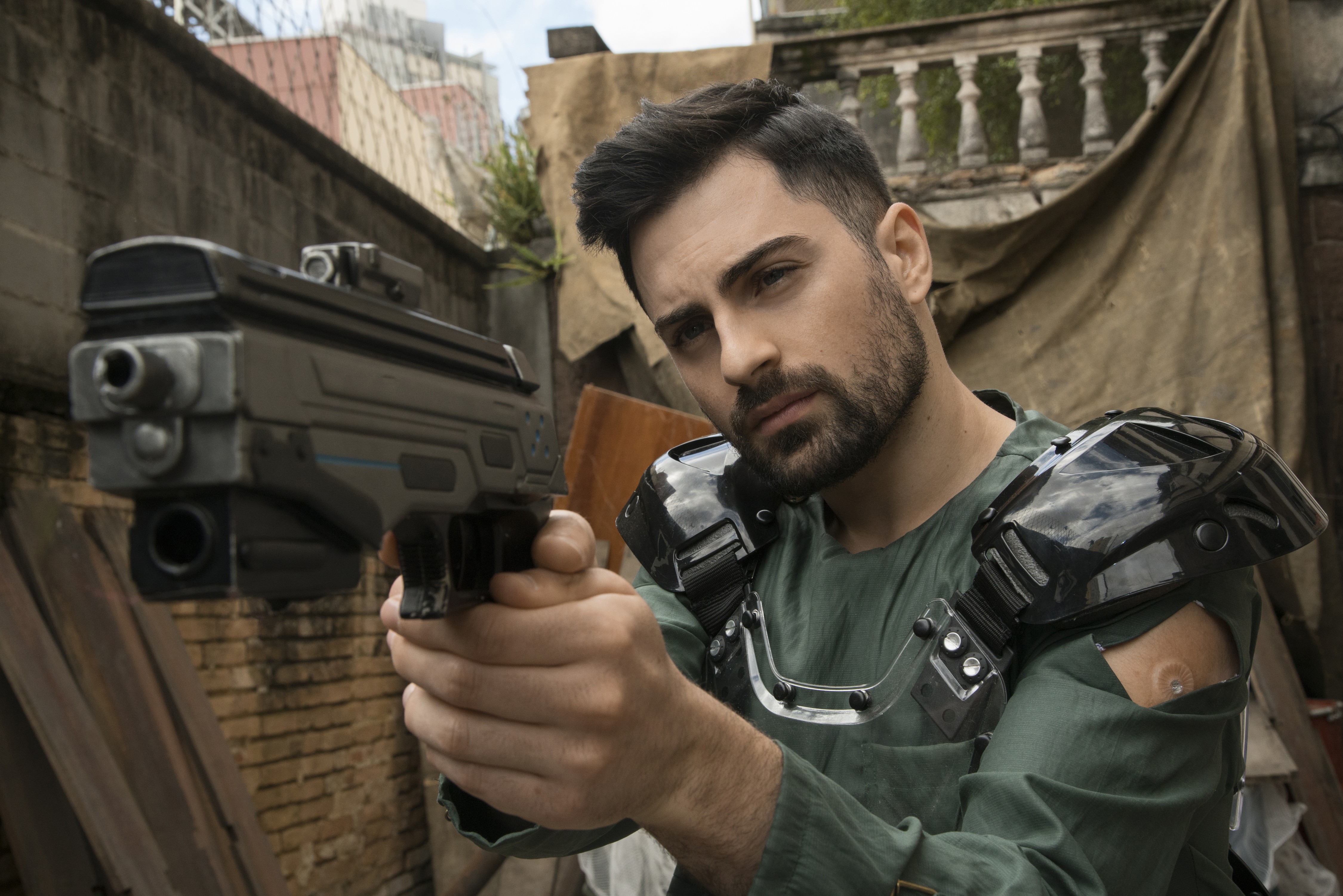 Rodolfo Valente em ação na segunda temporada de 3% (Foto: Pedro Saad/Netflix)