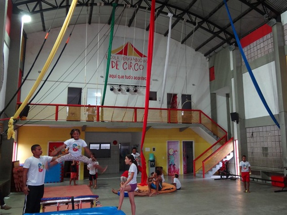 Escola Pernambucana de Circo promove atividades para crianças ...