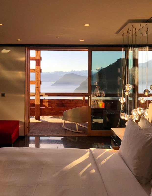 Hotel de Gabriela Pugliesi e Tulio Dek na Suíça tem diárias de até R$ 57 mil (Foto: Reprodução/Instagram)