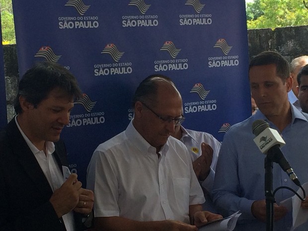 Haddad, Alckmin e Capez em evento em Marsilac (Foto: Tatiana Santiago/G1)